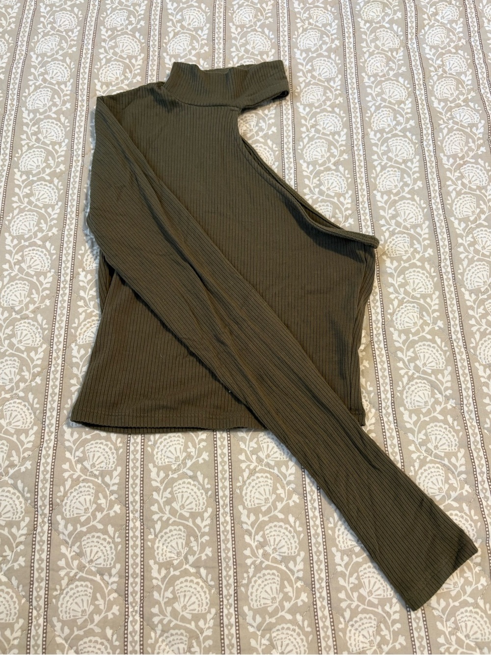 Garage Women's Olive Green One-Shoulder Ribbed Top